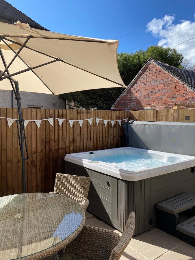 Rustic Retreats Jacks Cottage With Hot Tub & Alpaca Walking Experiences Matlock  Esterno foto